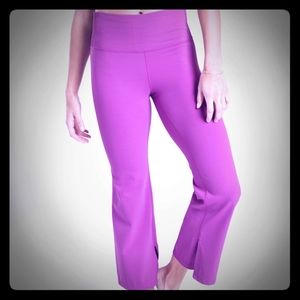 Athleta Barre Kickflare yoga pant, medium